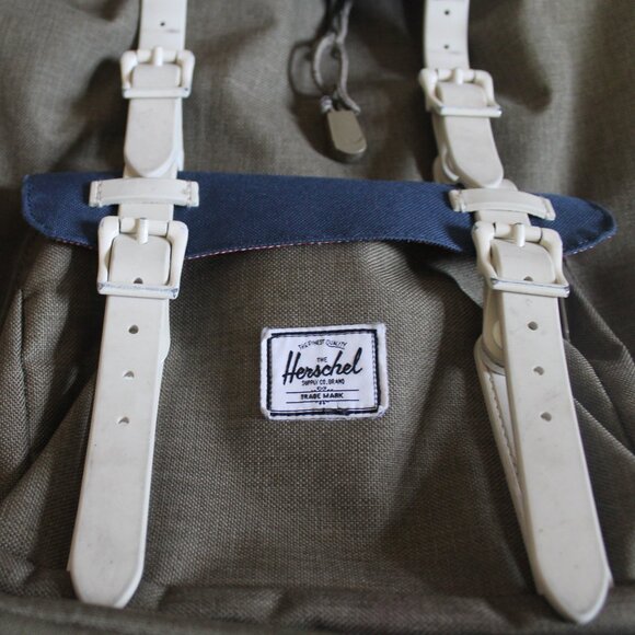 Herschel Little America Laptop Gorpcore Backpack, Ivy Green, EUC - Picture 6 of 11